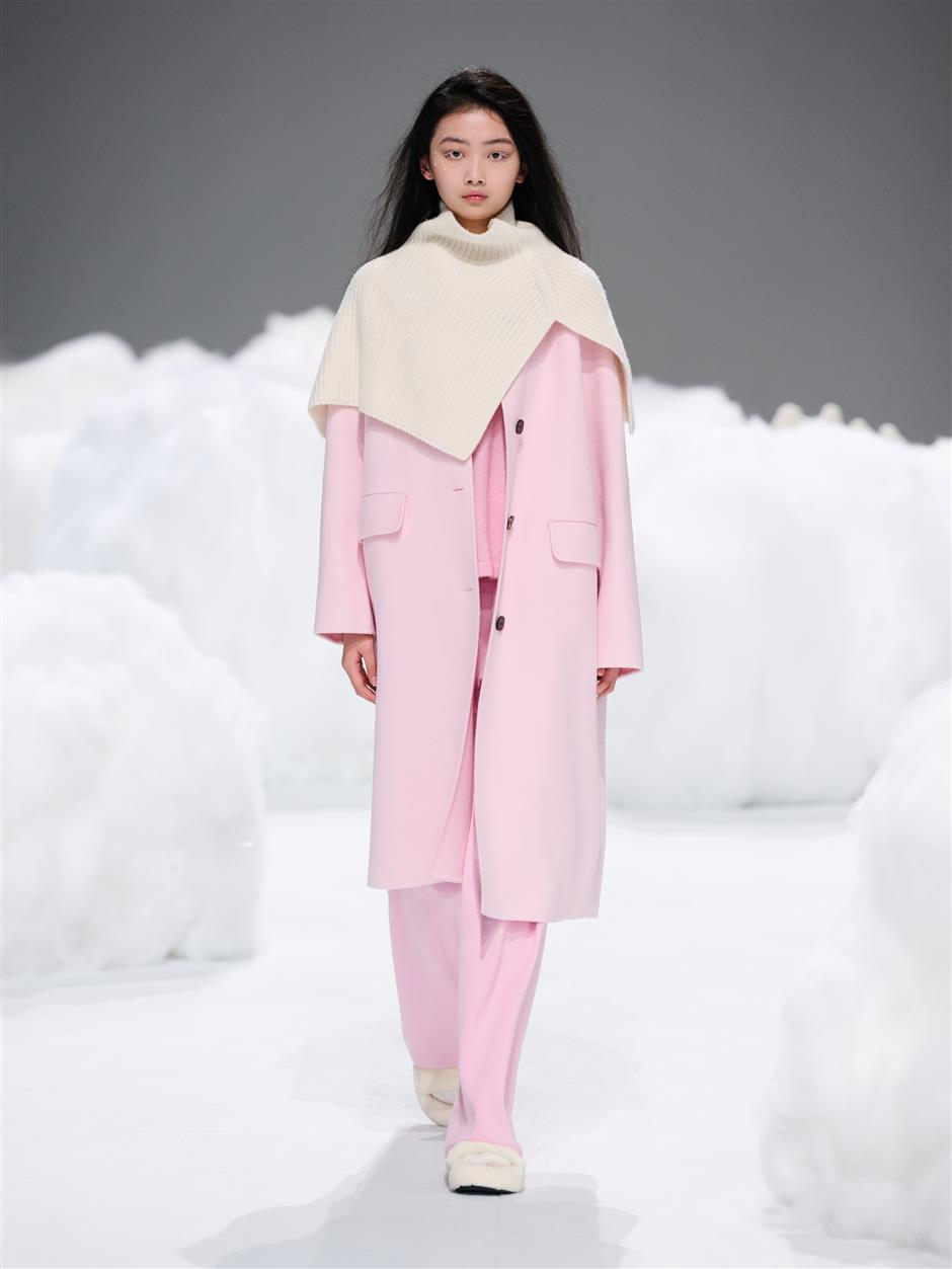 urlazh takes center stage at shanghai fashion week on sunday