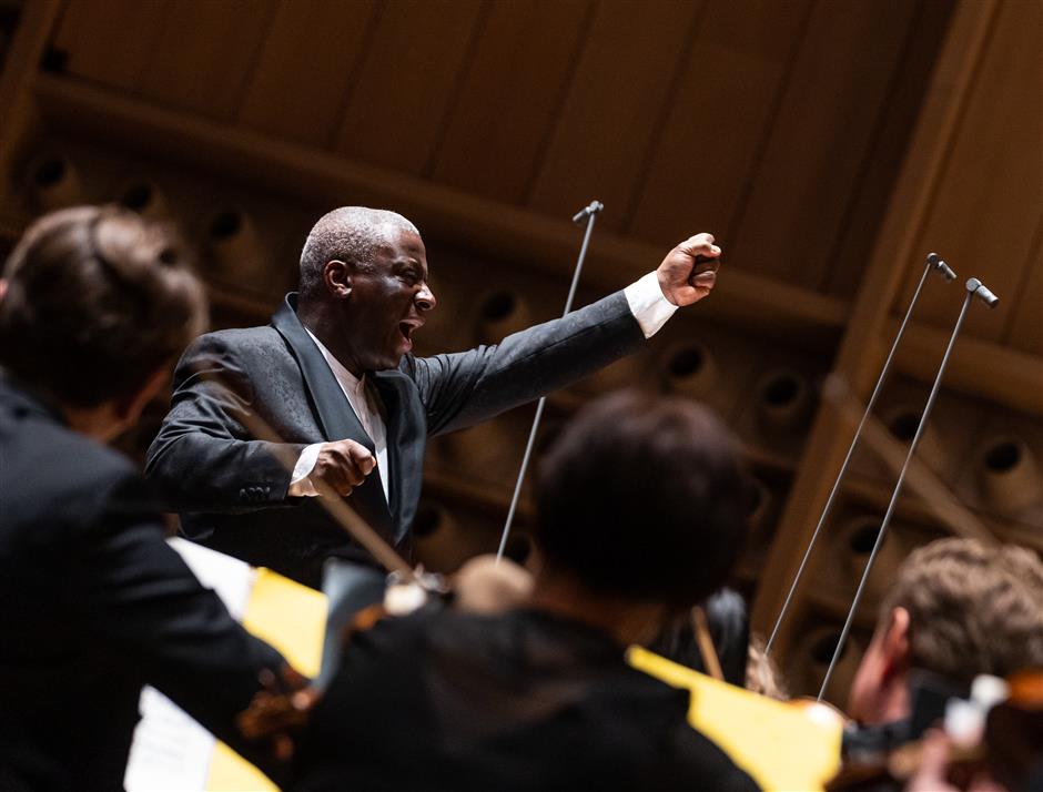 conductor marshall to make shanghai debut, also play piano