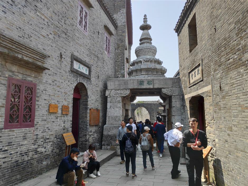 zhenjiang, home of soup dumplings and hairy crab vinegar