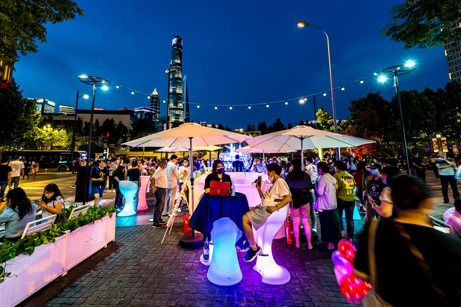 new bund pedestrian street markets boost nightlife economy