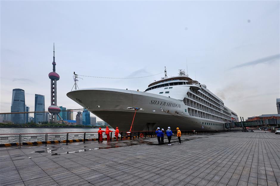 cruise passengers take advantage of visa-free policy