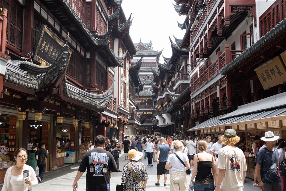 shanghai takes big steps on payment convenience for foreign visitors