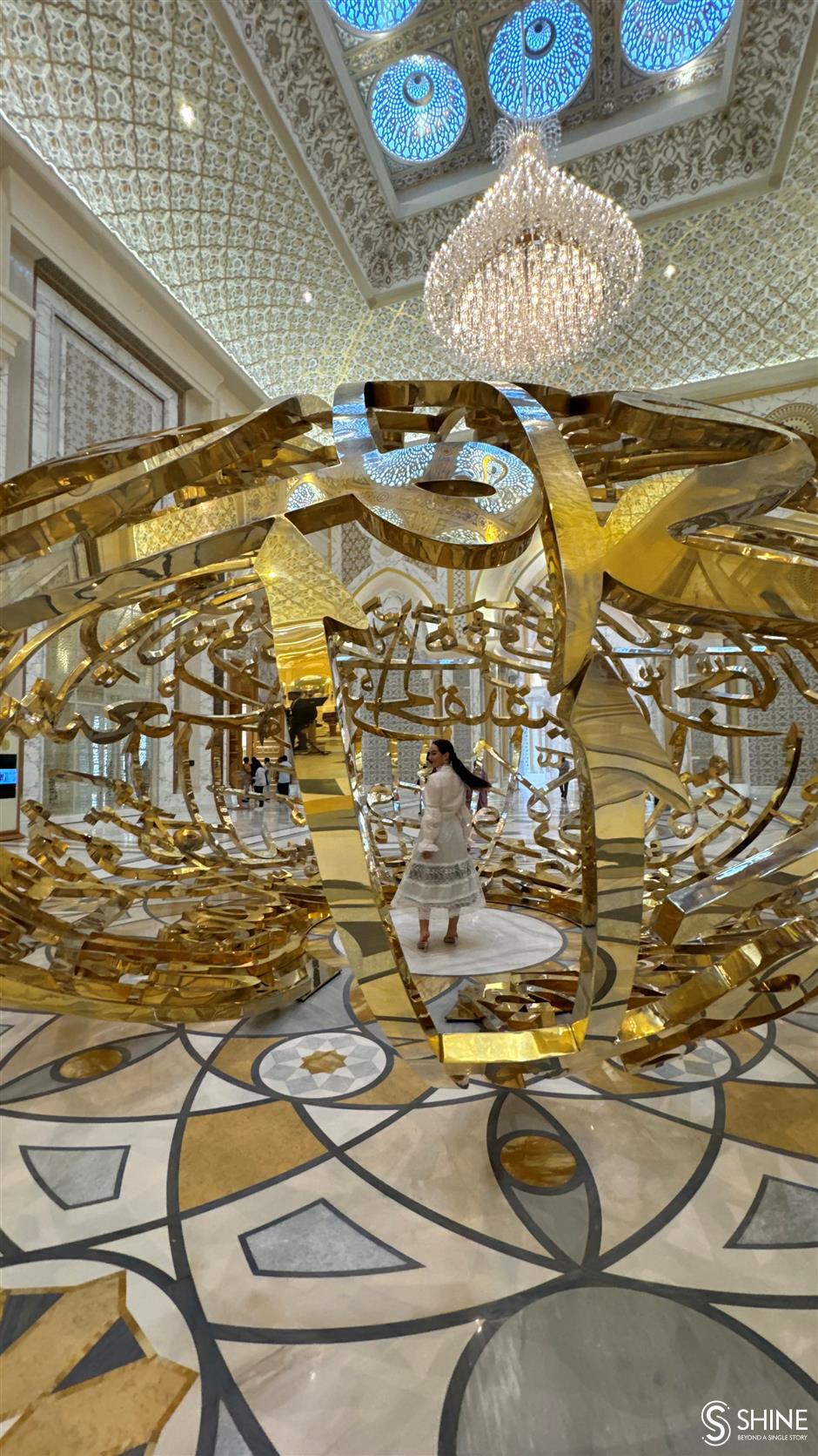 golden epiphanies: abu  dhabi's aesthetic landscape