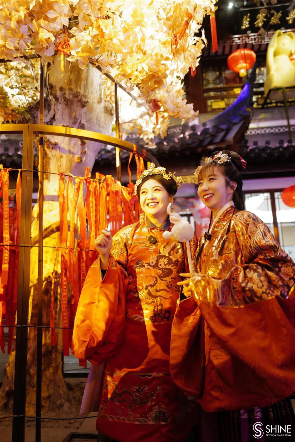 yuyuan lantern fair kicks off with tons of activities