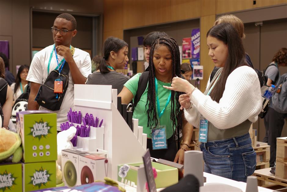 american students tour campuses and city