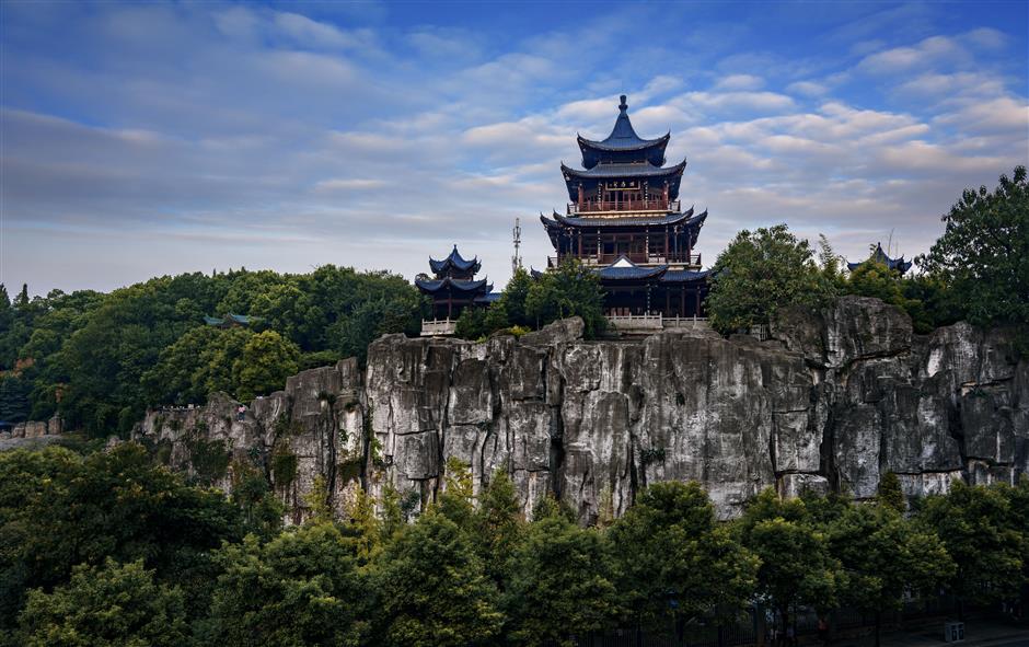 escape the heat of city in scenic hengyang