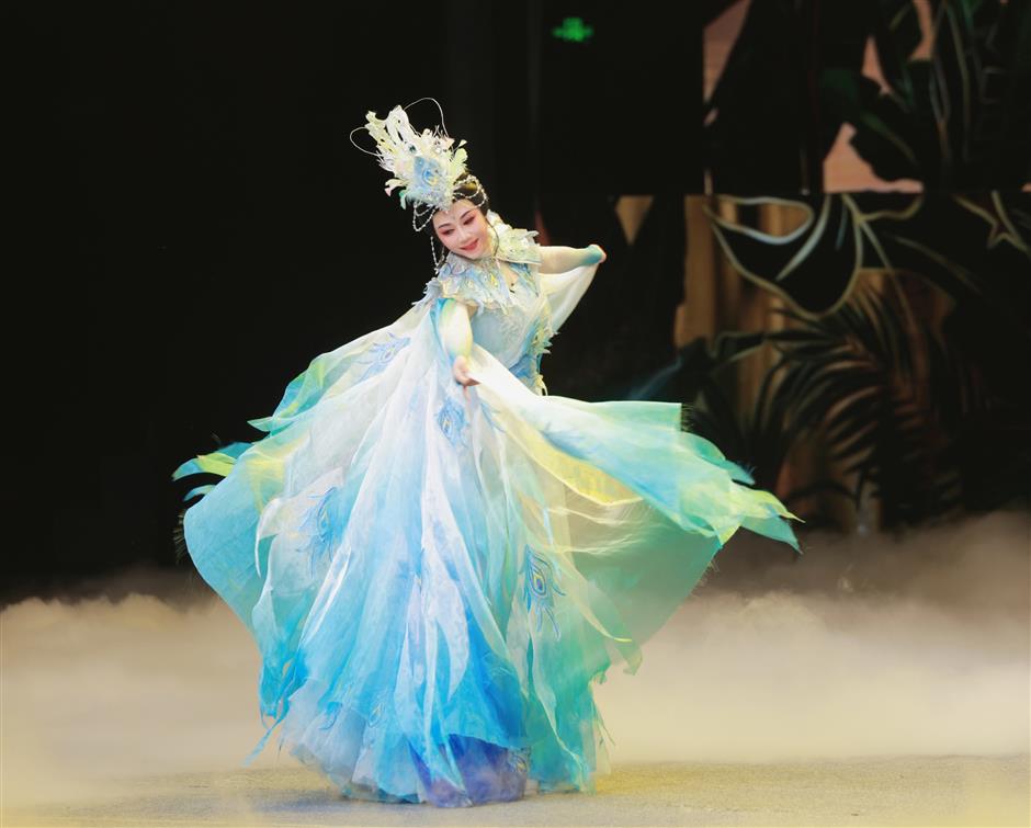 yunnan troupe brings 'peacock princess 2024' to city stage