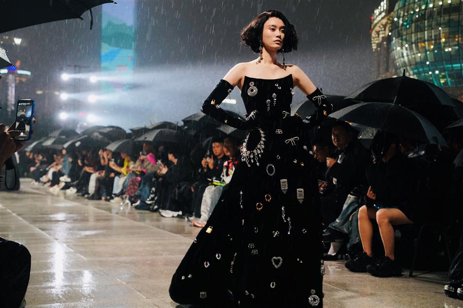 balenciaga & shanghai ascendant: the 25 spring collection launch