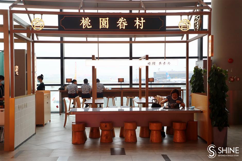 business thrives again at hongqiao airport