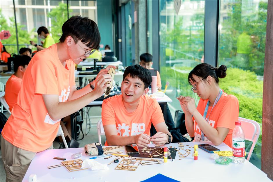 students showcase innovation at cross-strait competition