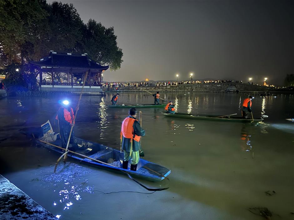 work begins to conserve lotus on west lake