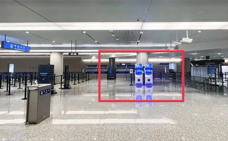 self-service machines cut arrival card queue for overseas passengers at hongqiao airport