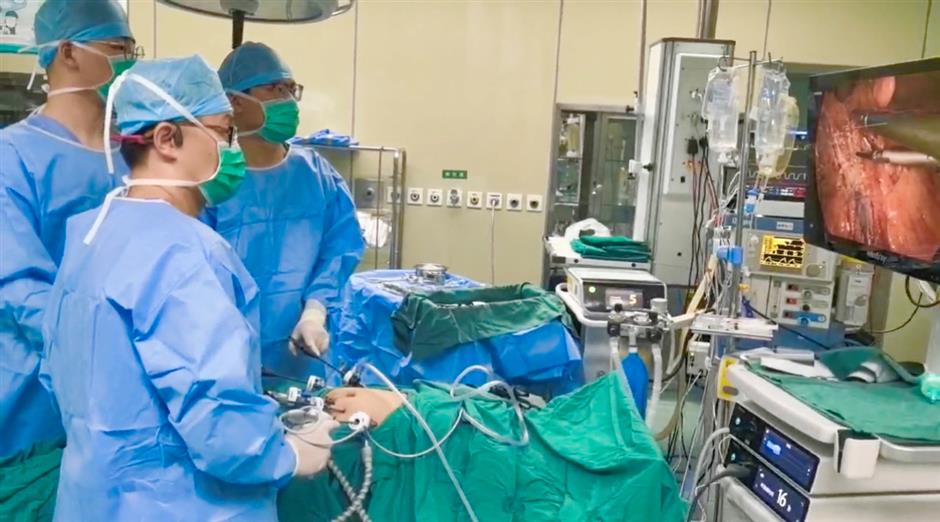 shanghai hospital carries out weight-loss surgery on mother-daughter duo