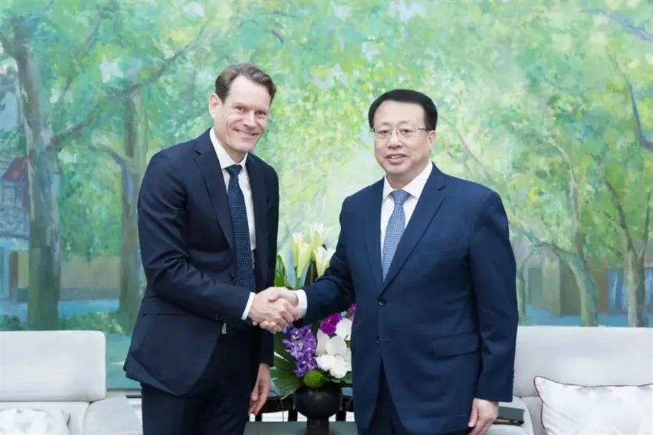 shanghai mayor meets with continental ceo