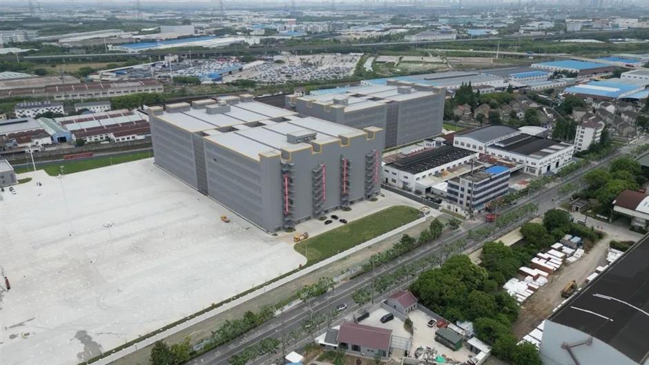 china's largest automated vertical car warehouse begins operations in anting