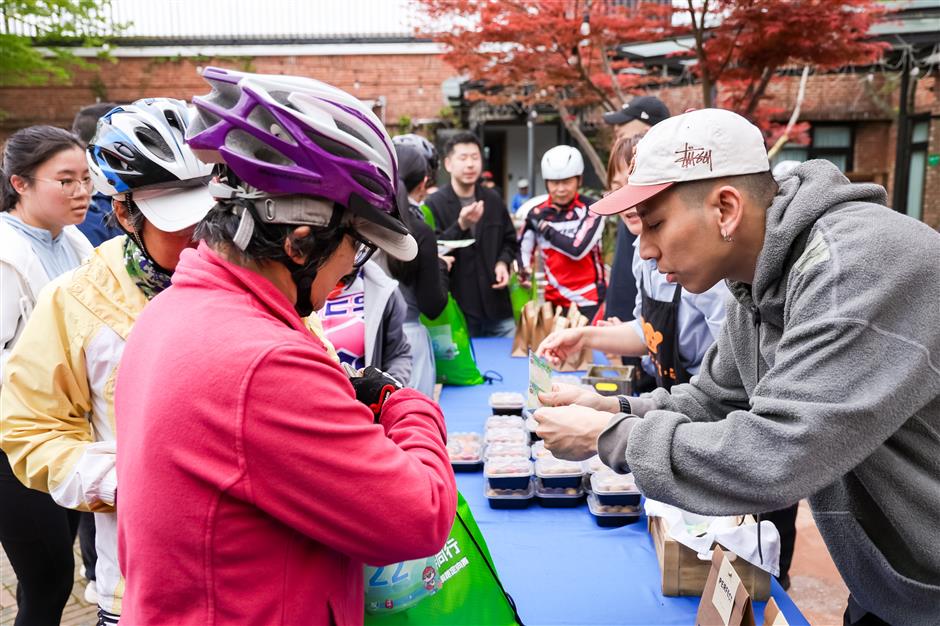 chongming hosts cyclists from across the taiwan strait