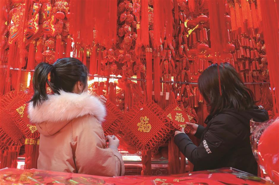 hangzhou abounds with festival activities