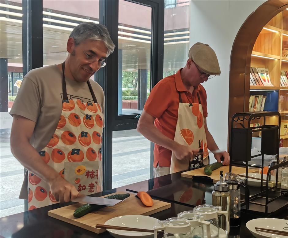 foreigners indulge in culinary adventures