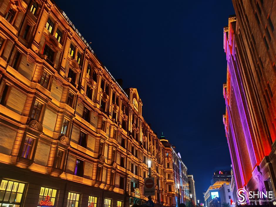 beautiful bund! shanghai dazzles as the night lights come on