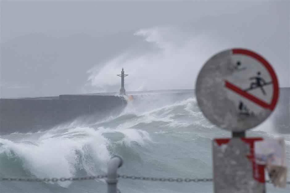 typhoon gaemi makes landfall in eastern taiwan