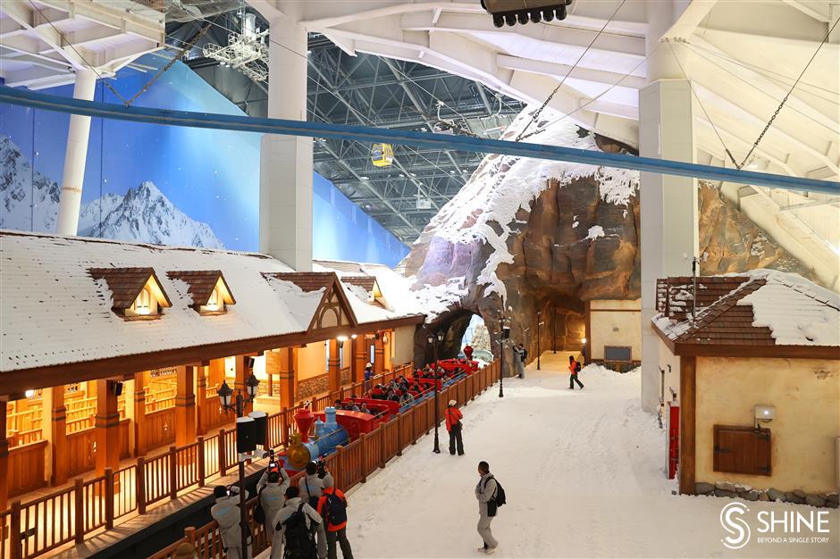 prices announced for the world's largest indoor ski resort in shanghai