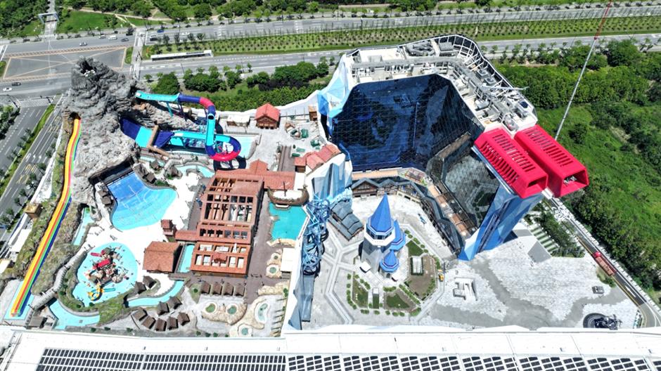 prices announced for the world's largest indoor ski resort in shanghai