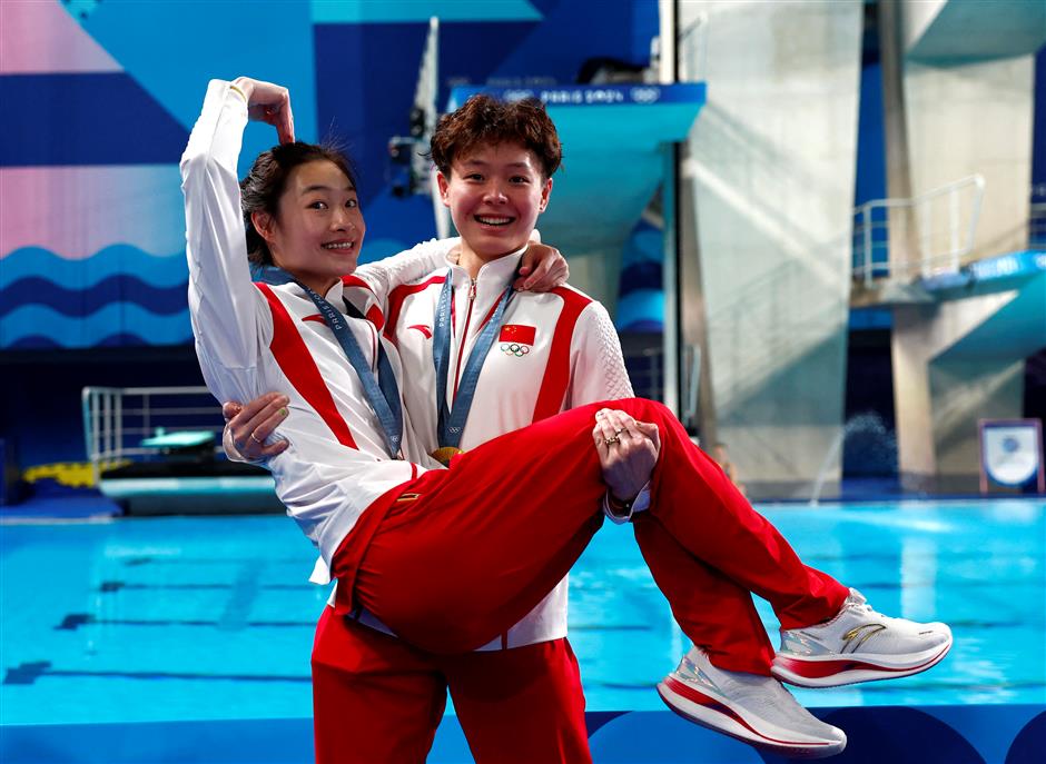 chinese divers chen yiwen and chang yani win women's synchro 3m springboard