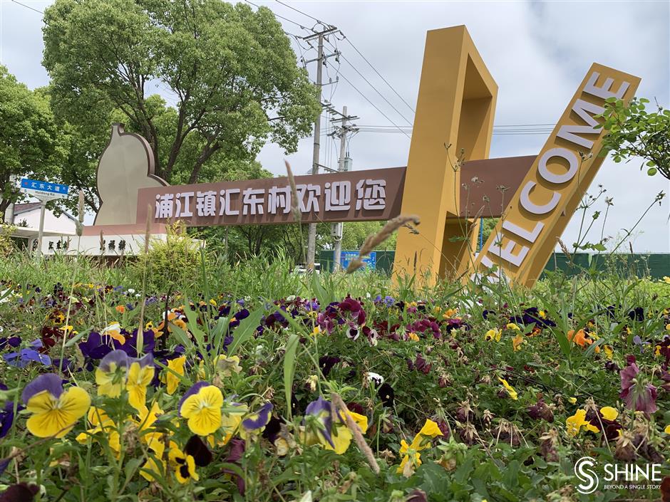 revival of ancient gourd craft revitalizes local economy in pujiang town village