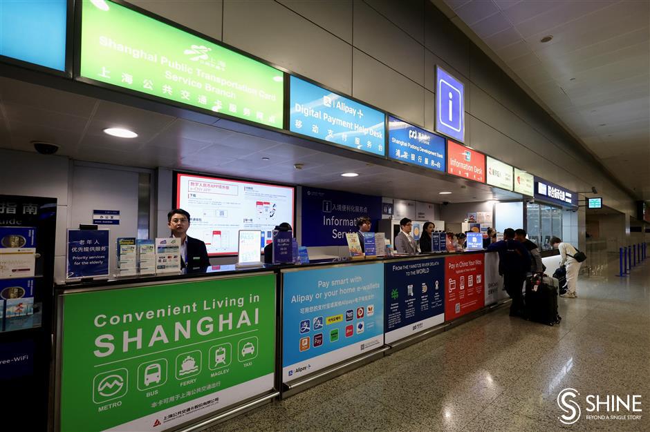 airports prepare for the holiday rush and add helpful services for overseas travelers