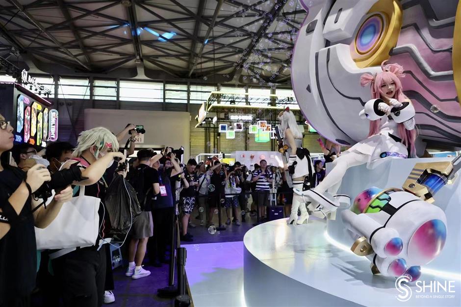 chinajoy closes on monday, with 338,000 visits