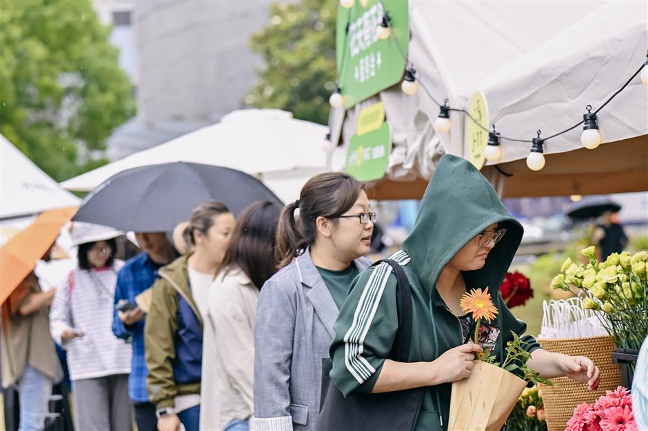 xintiandi market evokes memories for generations of shanghainese