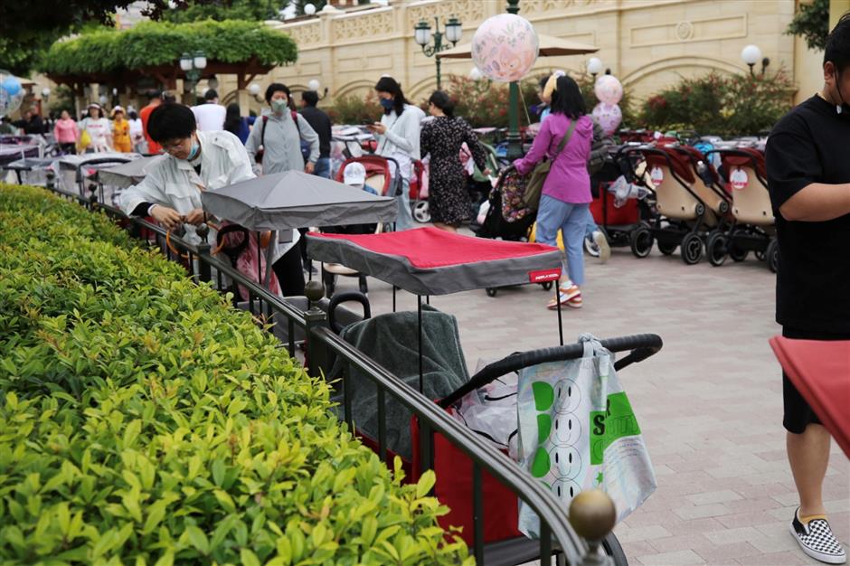 shanghai disney resort bans wagons and carts