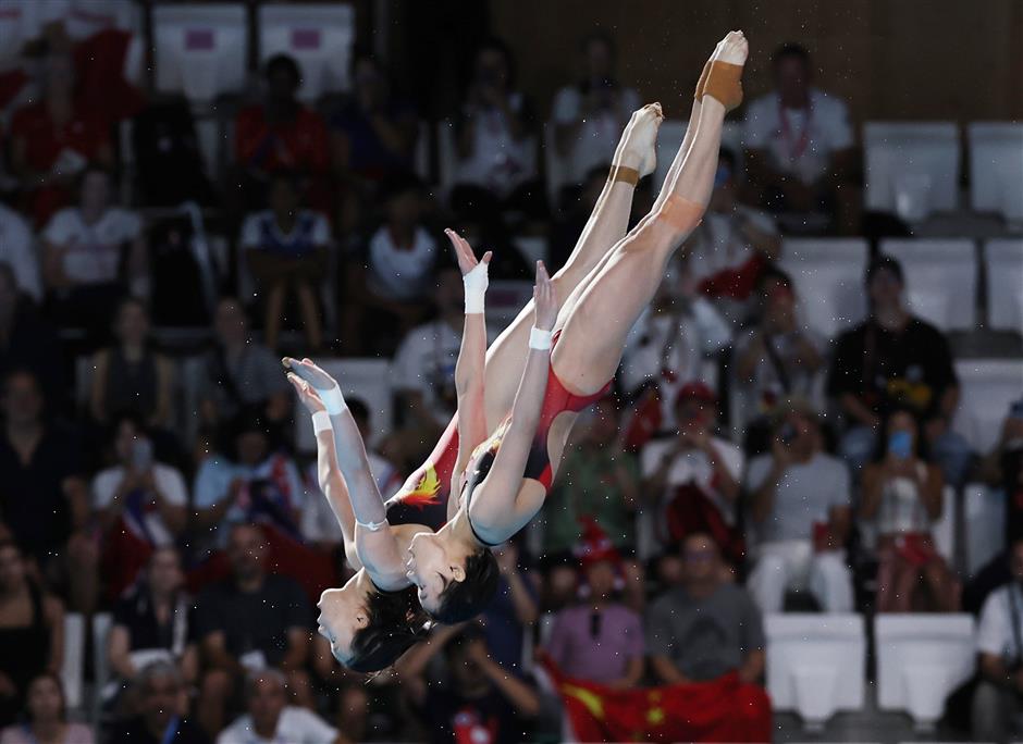 china's chen yuxi and quan hongchan secure women's synchro 10m platform gold at paris olympics