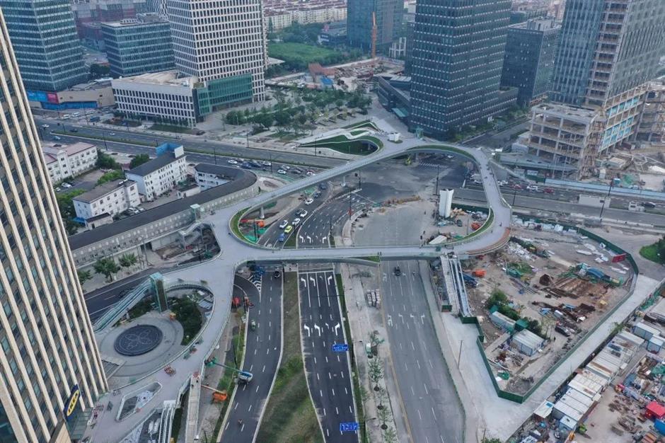 shanghai's skywalks take 'crossing the street' to new levels