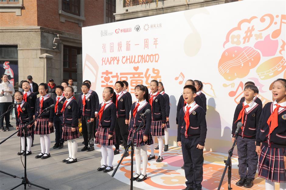 chinese and american youths perform new year's concert